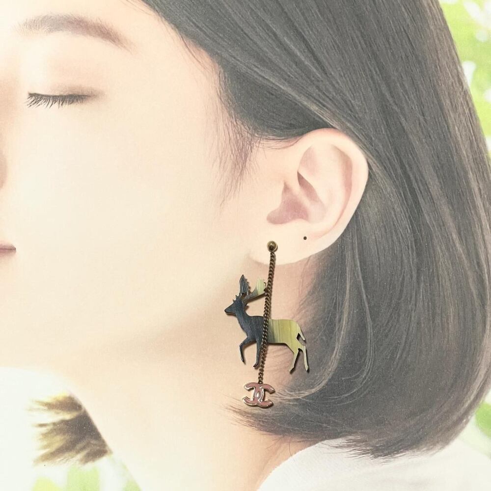 CHANEL Authentic Earrings - Picture 9 of 10